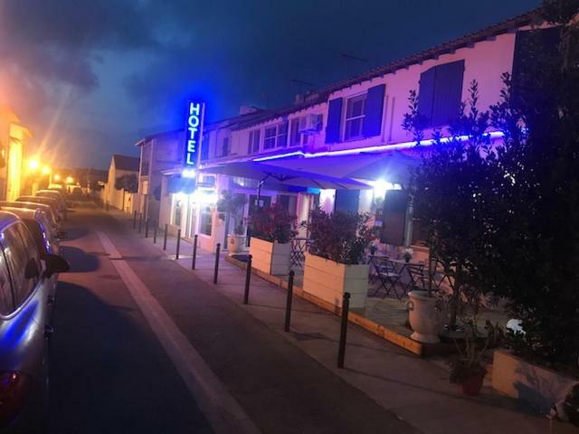 Le Castelet Otel Saintes-Maries-de-la-Mer Dış mekan fotoğraf