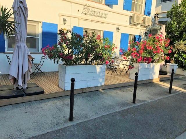 Le Castelet Otel Saintes-Maries-de-la-Mer Dış mekan fotoğraf